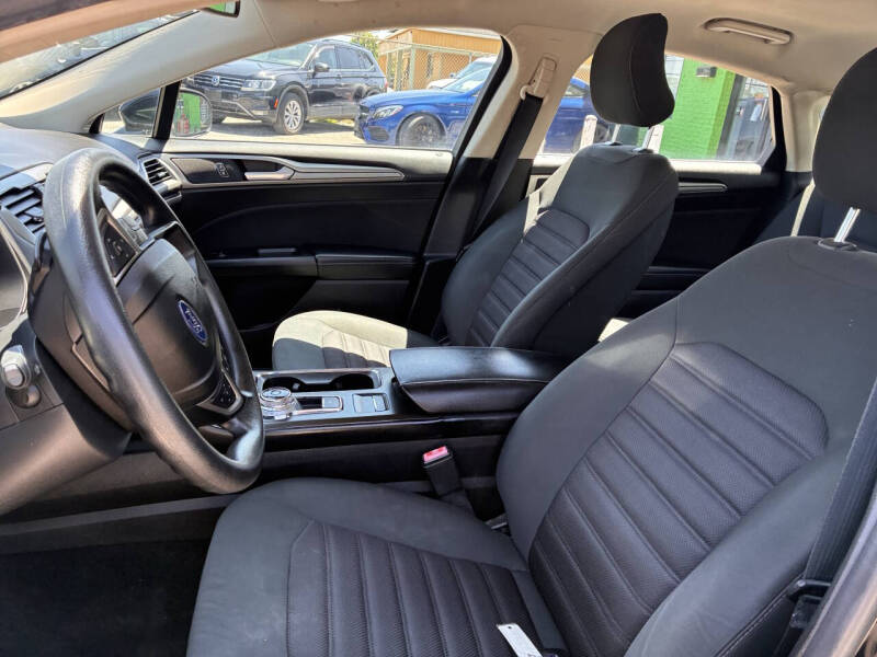 2013 Ford Fusion SE