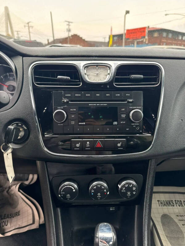 2012 Chrysler 200 Touring