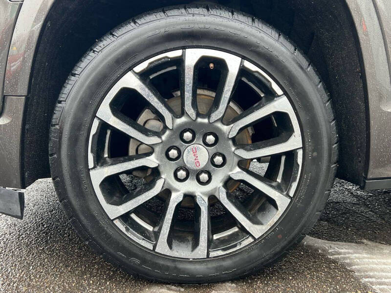 2020 GMC Acadia Denali