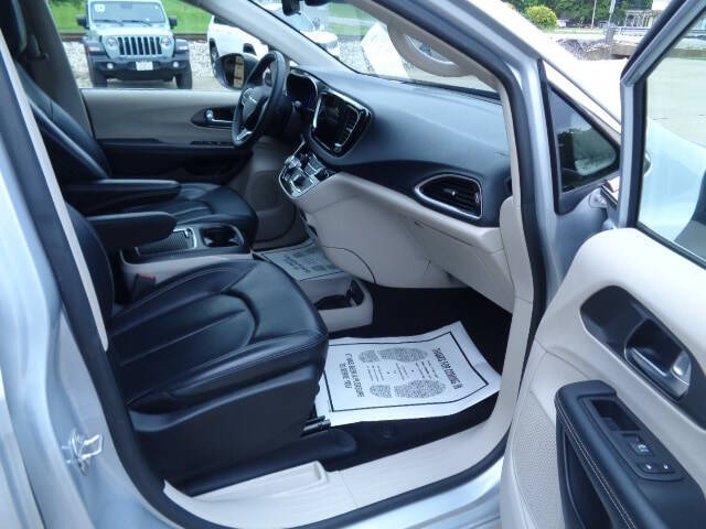 2023 Chrysler Pacifica Touring L