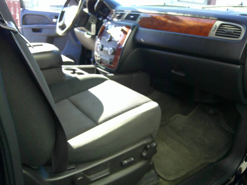 2012 Chevrolet Avalanche LS