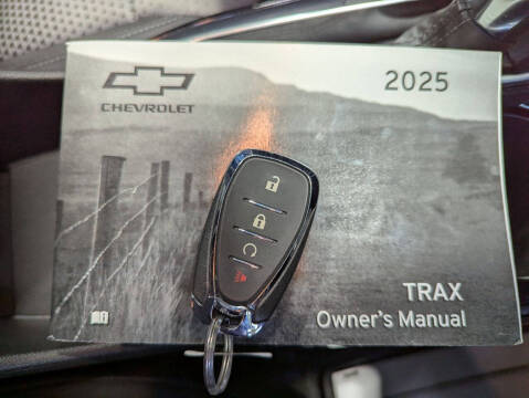 2025 Chevrolet Trax LT