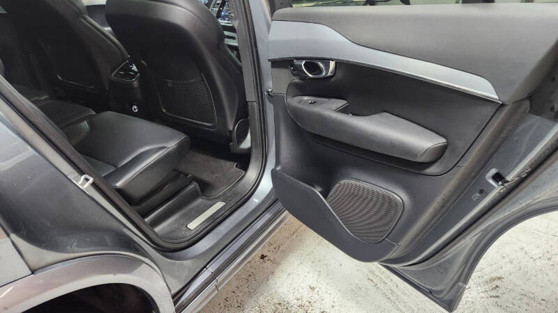 2018 Volvo XC90 T5 Momentum 7-Passenger