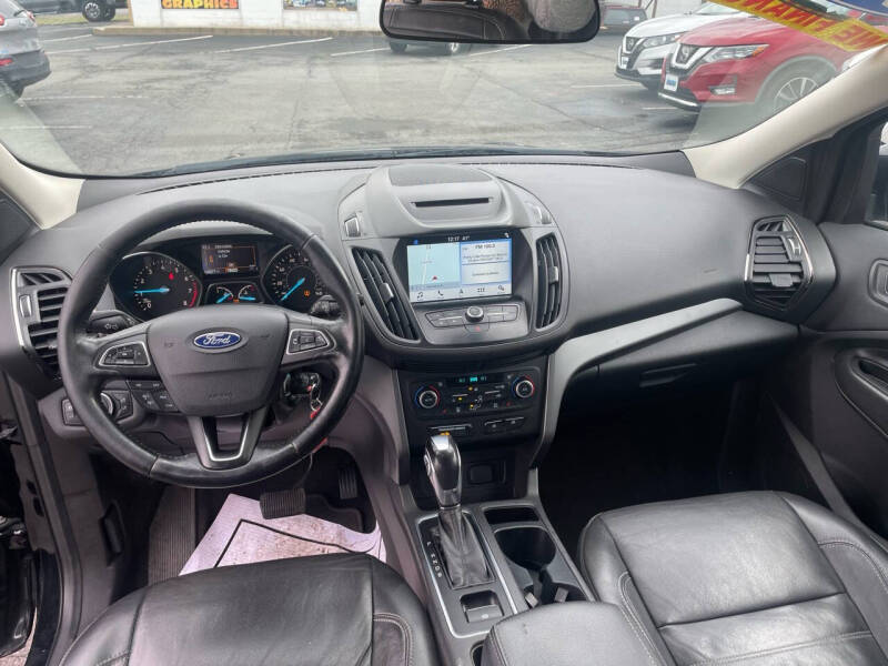 2018 Ford Escape SEL photo 14