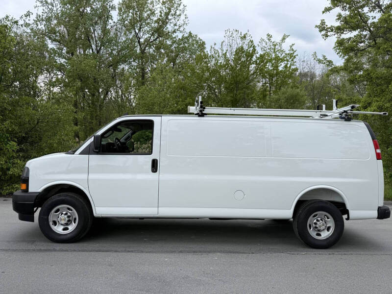 2025 Chevrolet Express 2500