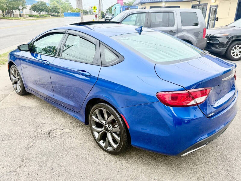 2015 Chrysler 200 S