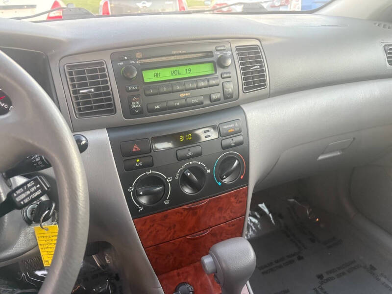 2005 Toyota Corolla LE