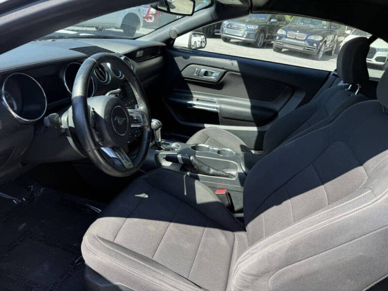 2016 Ford Mustang V6