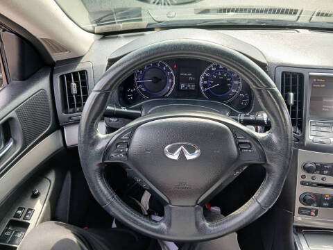 2015 Infiniti Q40