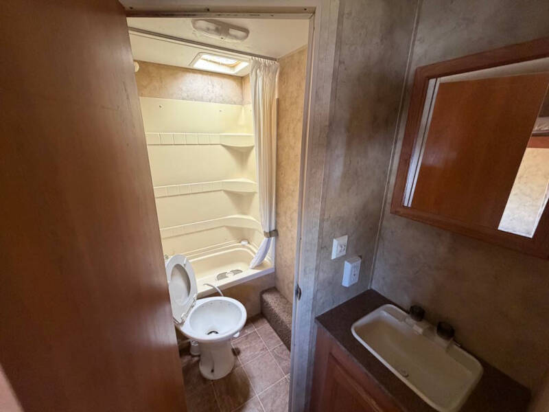 2010 Keystone RV TRAILER