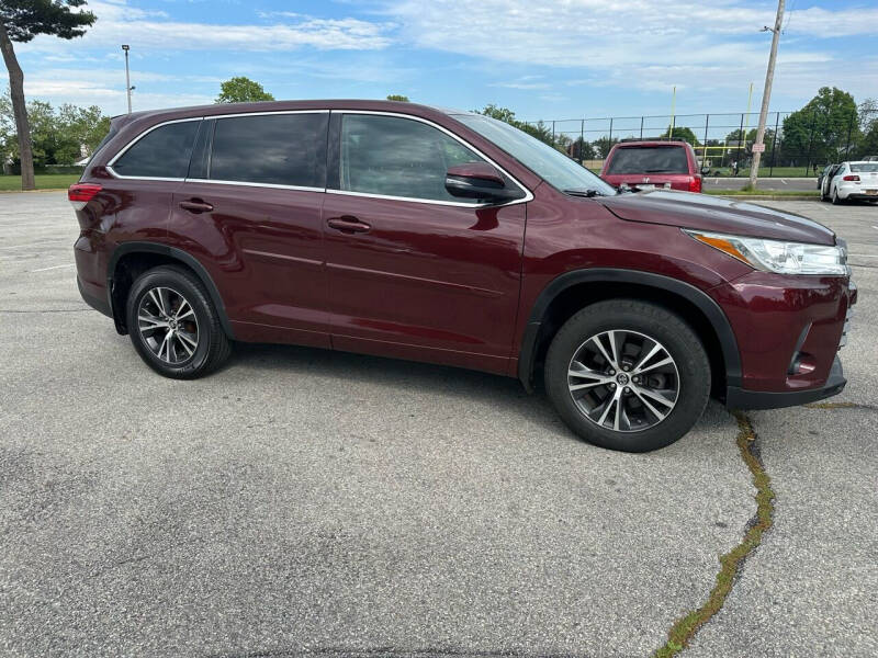 2018 Toyota Highlander LE