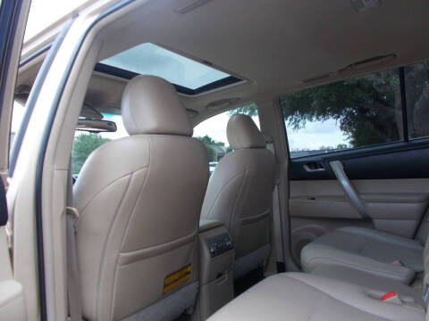 2012 Toyota Highlander SE