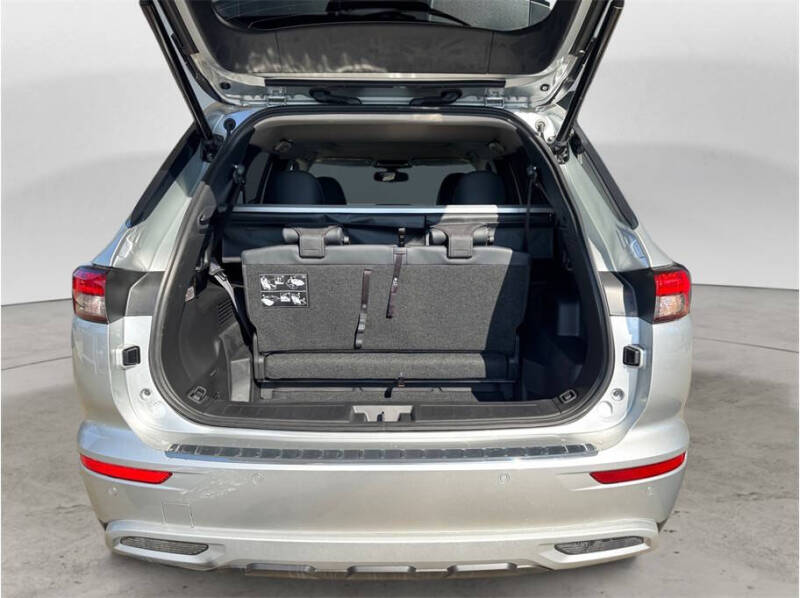 2025 Mitsubishi Outlander PHEV SE