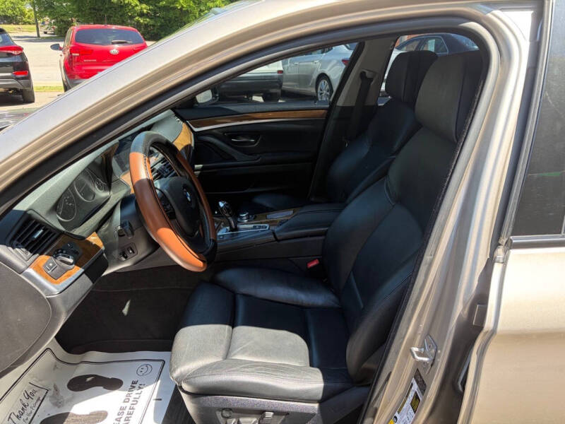 2011 BMW 5 Series 528i