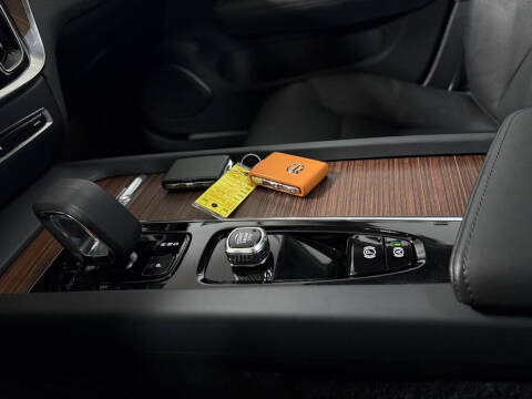 2024 Volvo S60 B5 Plus Dark Theme