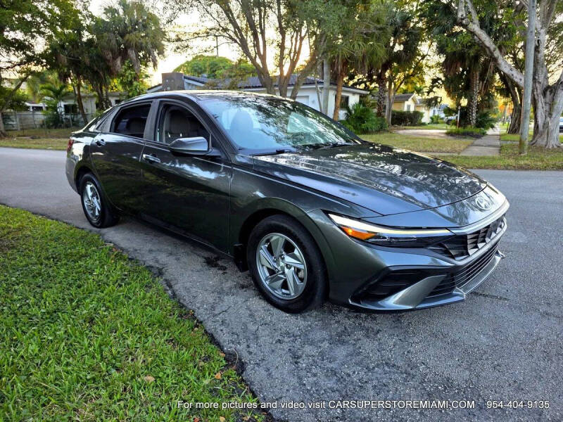 2024 Hyundai Elantra SE