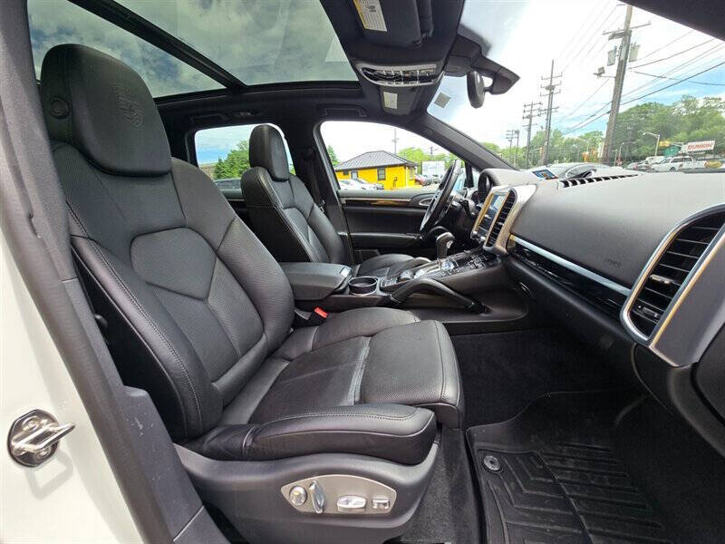 2018 Porsche Cayenne S E-Hybrid Platinum Edition