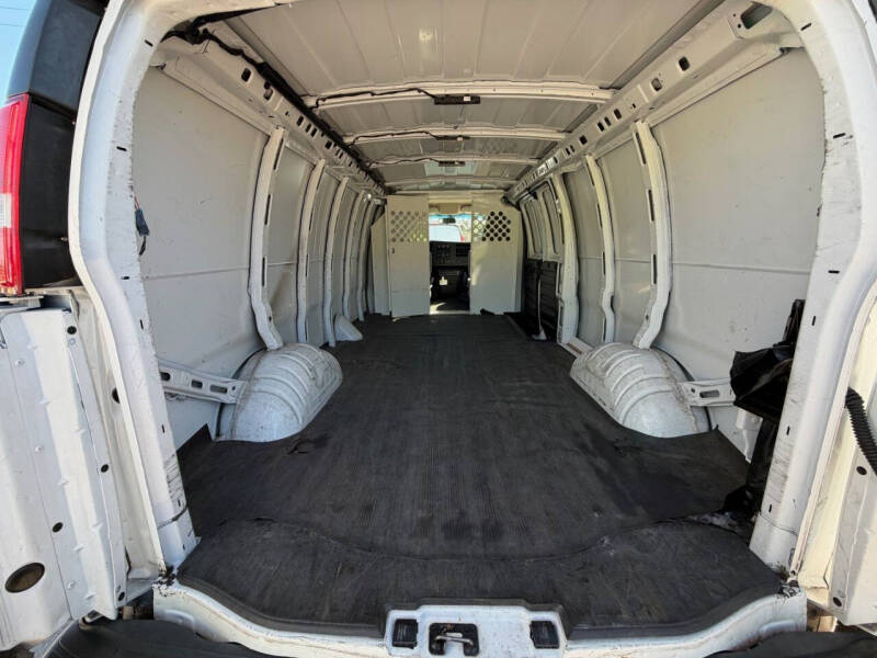 2022 Chevrolet Express 2500