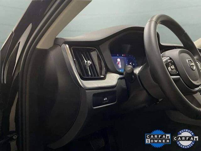 2025 Volvo XC60 B5 Plus Dark Theme