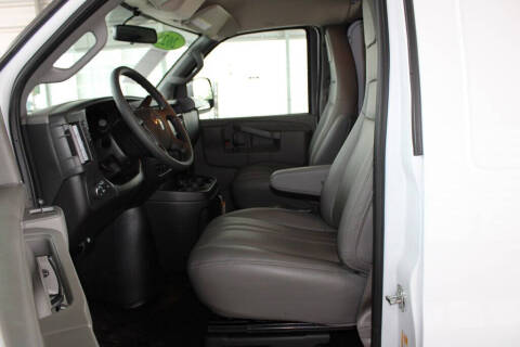 2025 Chevrolet Express 2500