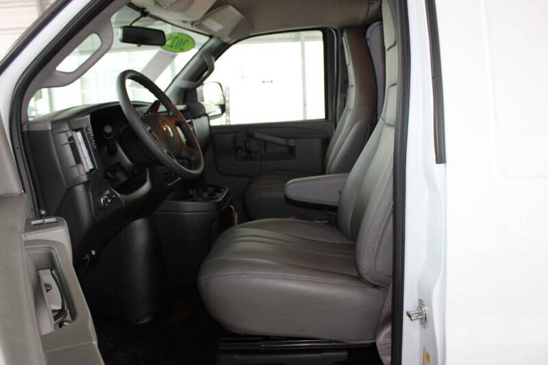 2025 Chevrolet Express 2500