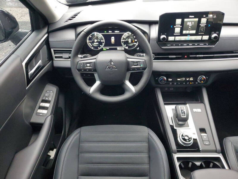 2025 Mitsubishi Outlander PHEV SE