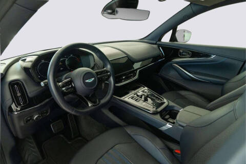 2025 Aston Martin DBX 707