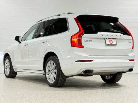 2017 Volvo XC90 T6 Momentum