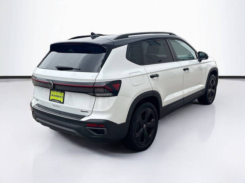 2026 Volkswagen Taos SE Black 4Motion