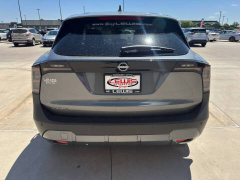 2025 Nissan Kicks SV