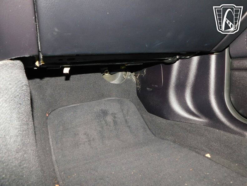 2004 Ford Thunderbird Deluxe