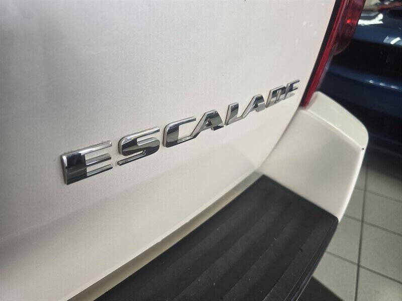 2012 Cadillac Escalade Platinum Edition