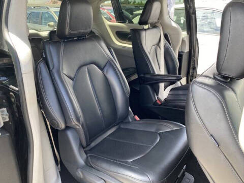 2023 Chrysler Pacifica Plug-In Hybrid Touring L