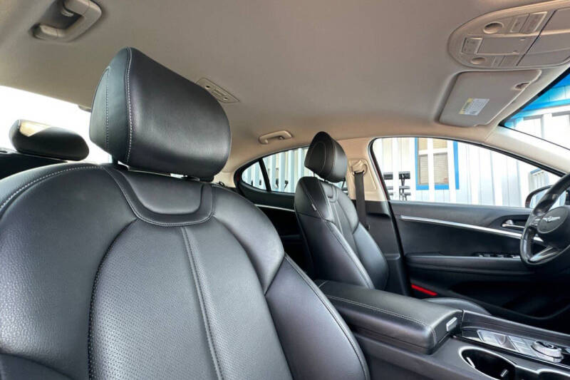 2022 Genesis G70