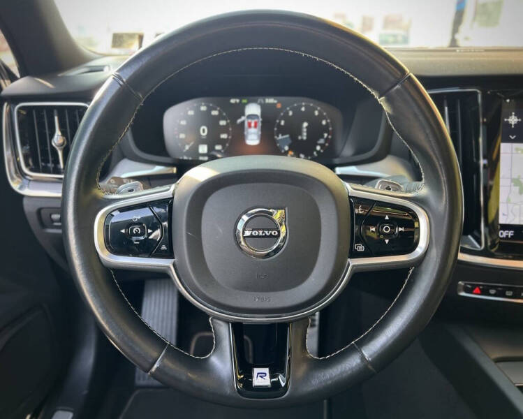 2019 Volvo S60 T6 R-Design