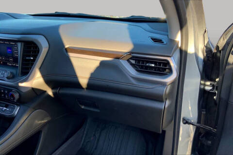 2023 GMC Acadia AT4