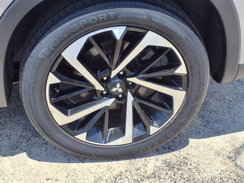 2022 Mitsubishi Outlander SE