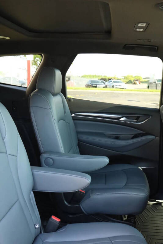 2022 Buick Enclave Essence