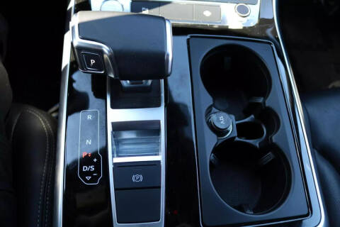 2020 Audi Q8 quattro Premium Plus 55 TFSI