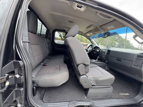 2012 Nissan Titan SV