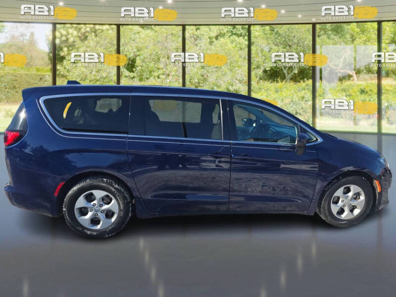 2017 Chrysler Pacifica LX