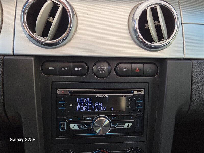 2006 Ford Mustang GT Deluxe