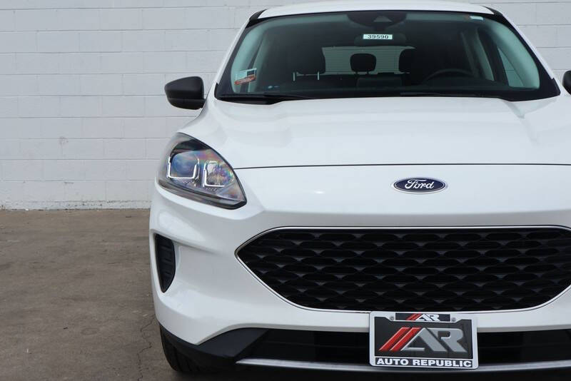 2022 Ford Escape Hybrid SE