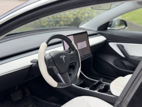 2020 Tesla Model 3 Standard Range Plus
