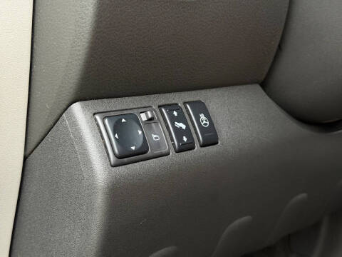 2008 Nissan Pathfinder LE