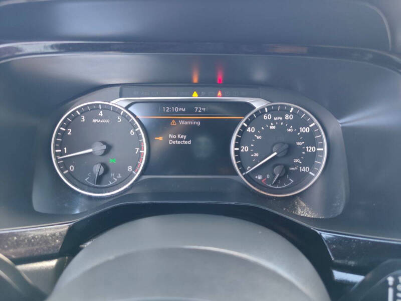 2022 Nissan Pathfinder SV