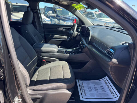 2024 Chevrolet Traverse LT