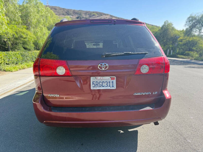 2006 Toyota Sienna LE 8 Passenger