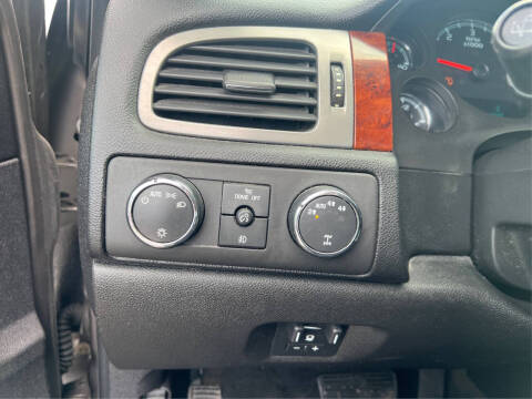 2011 Chevrolet Suburban LS