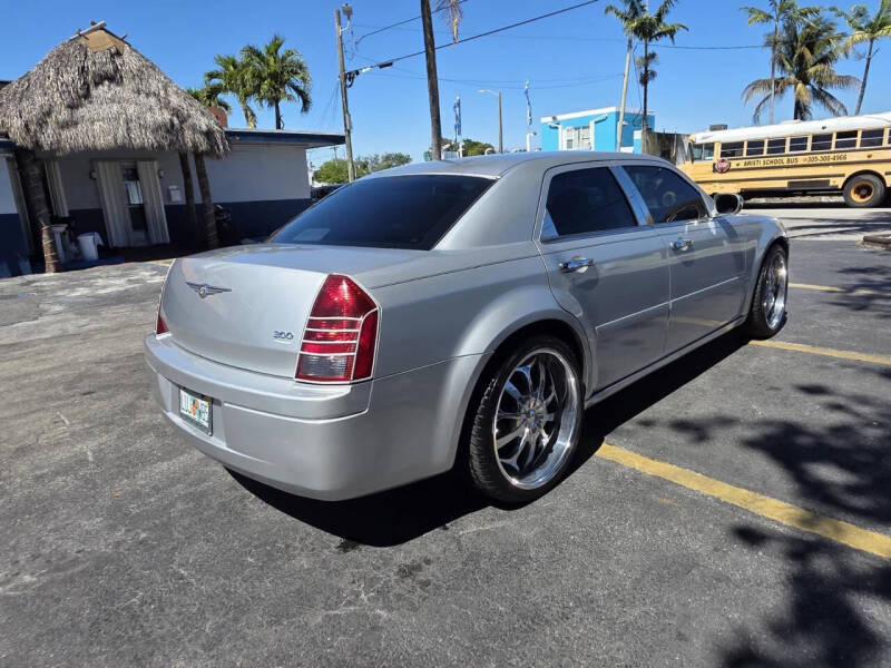 2005 Chrysler 300